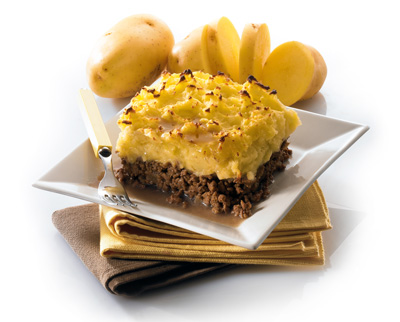 Recette typique de nos campagnes, ce hachis parmentier associe le goût aromatisé de la viande et le fondant de la purée de pommes de terre. Un pur moment de gourmandise.